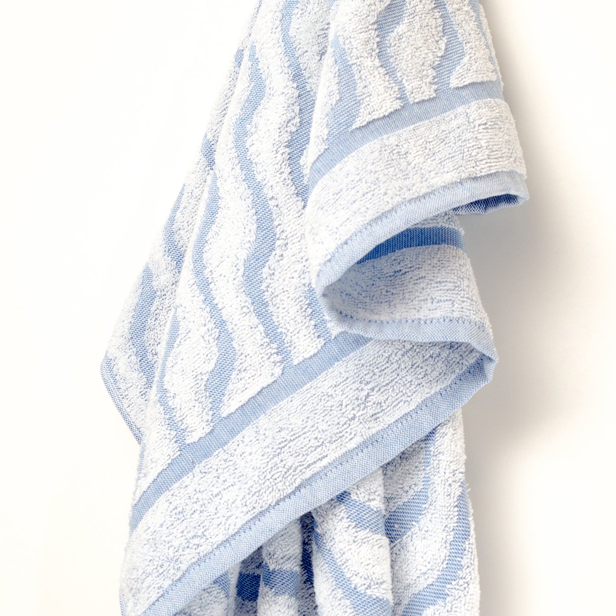Towel-Pool-EuroSpa-Wave-Colorfill-Blue.jpg