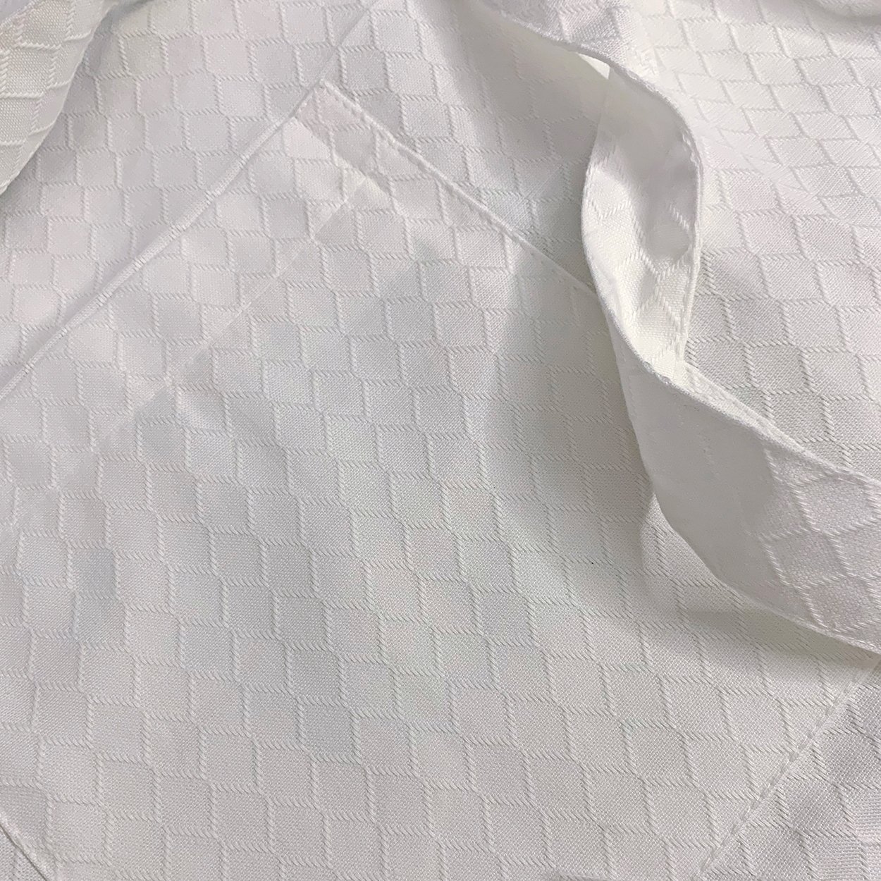 Robe-Gemstone-White-02.jpg