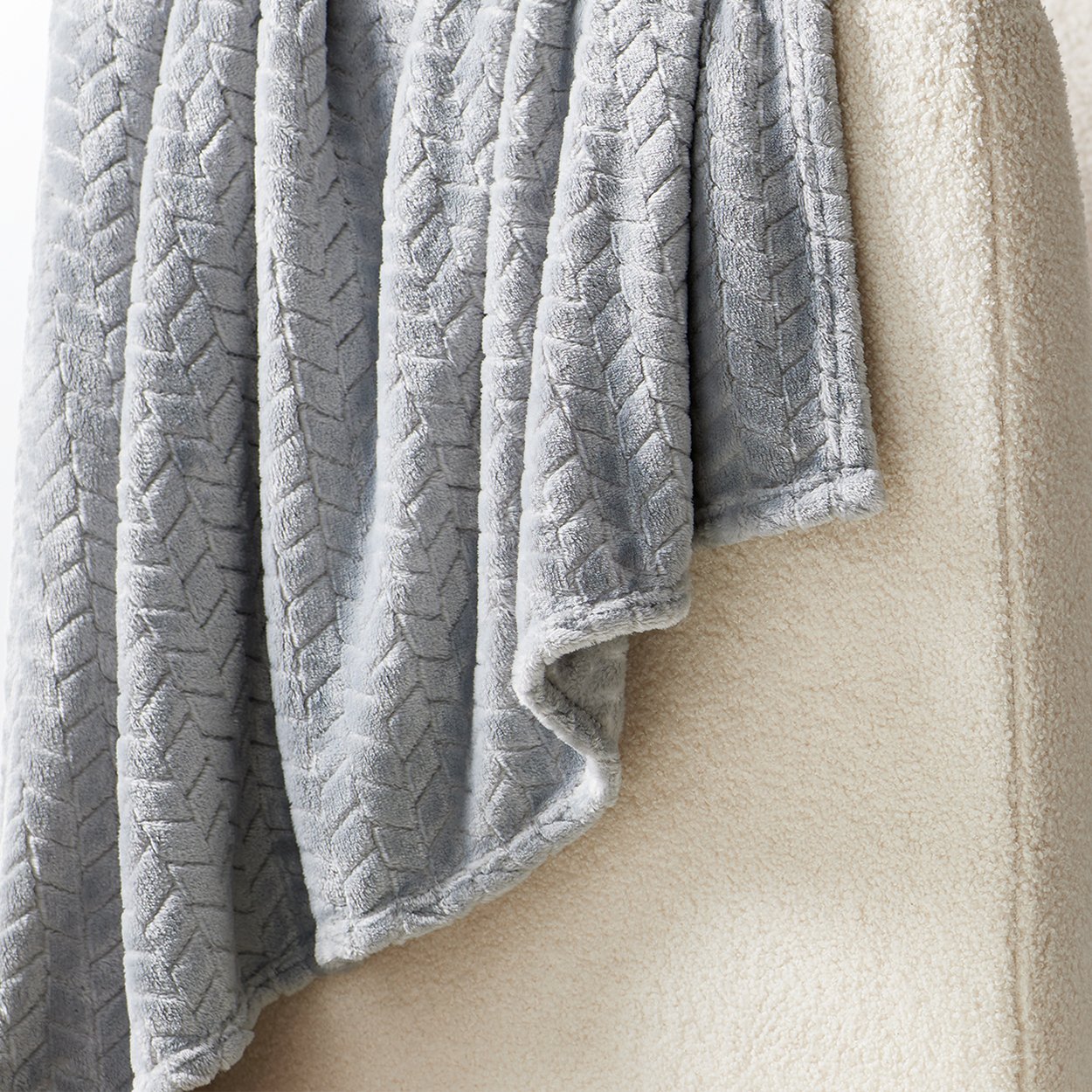 Blanket-SnowStorm-Luxe-Gray-03.jpg