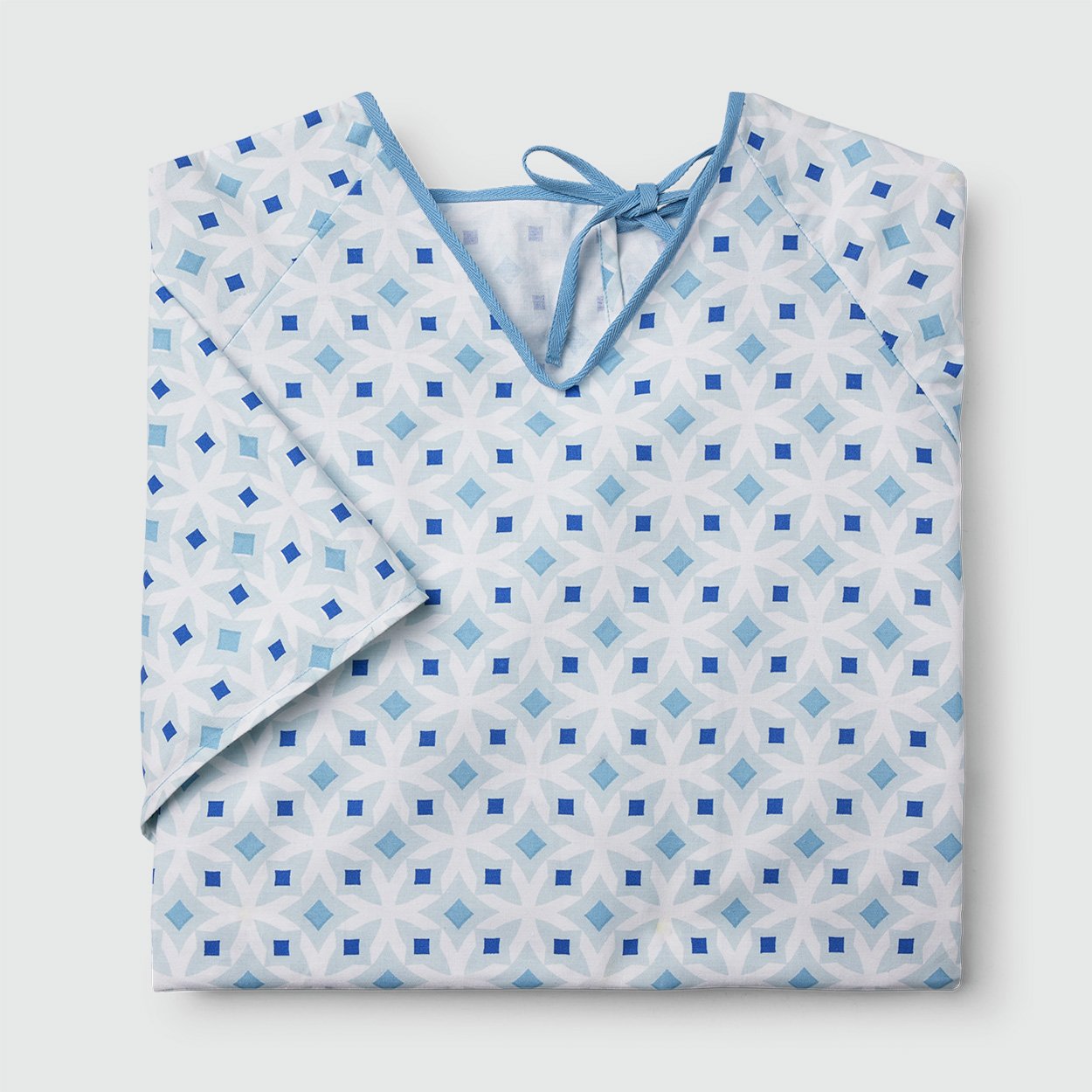 PatientGown_Elements_PrismArcticBlue_01.jpg