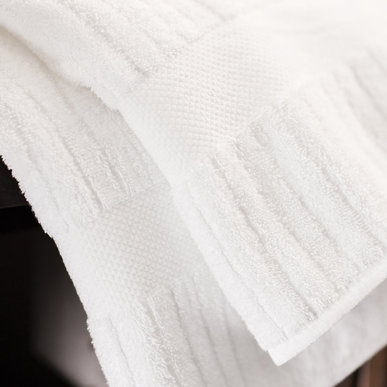 Towel-LuxuryStripe-03.jpg