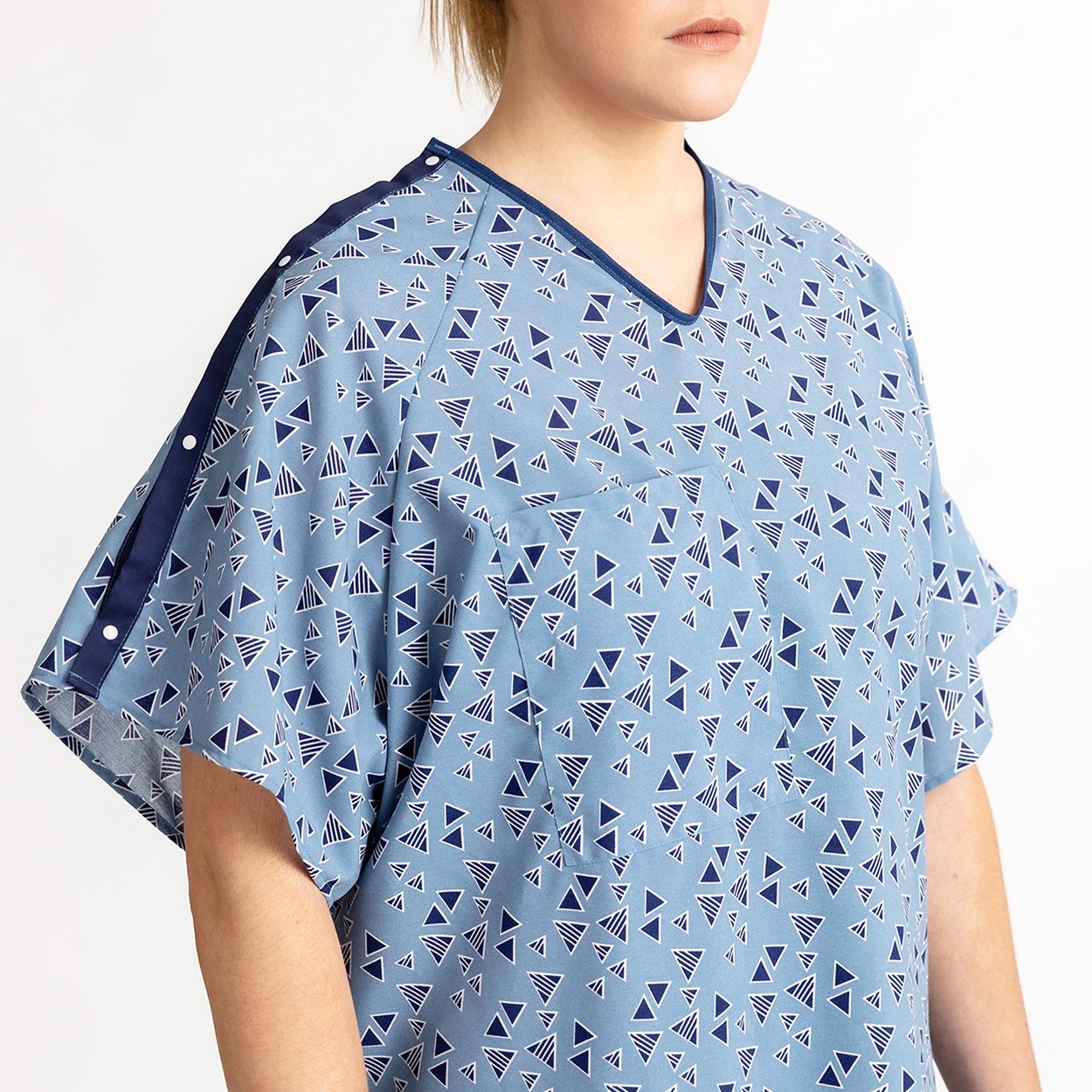Patient-Gown-IVSleeve-E-Star-KeystoneBlue-03.jpg