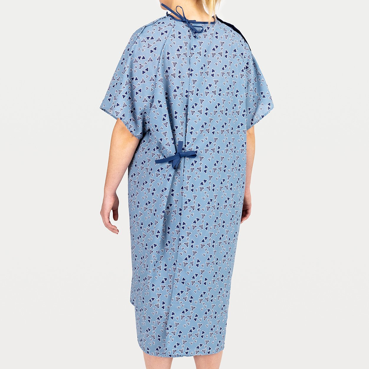 Patient-Gown-IVSleeve-E-Star-KeystoneBlue-02.jpg
