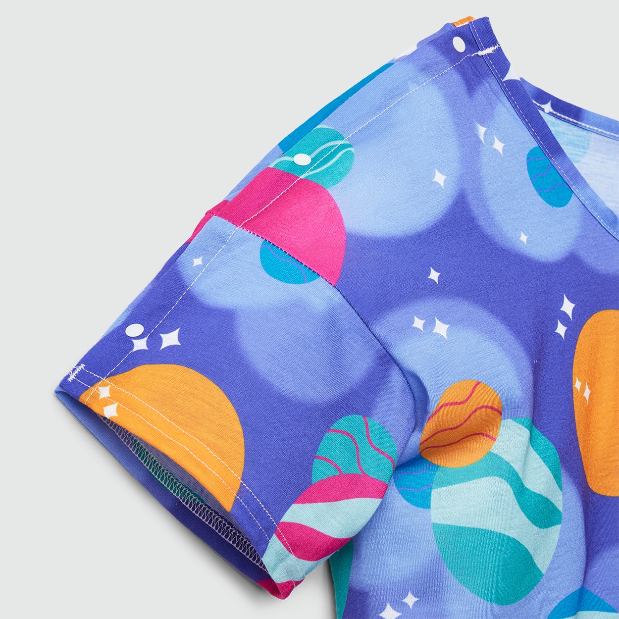 Pediatric-CosmicComfort-IVGown-02.jpg