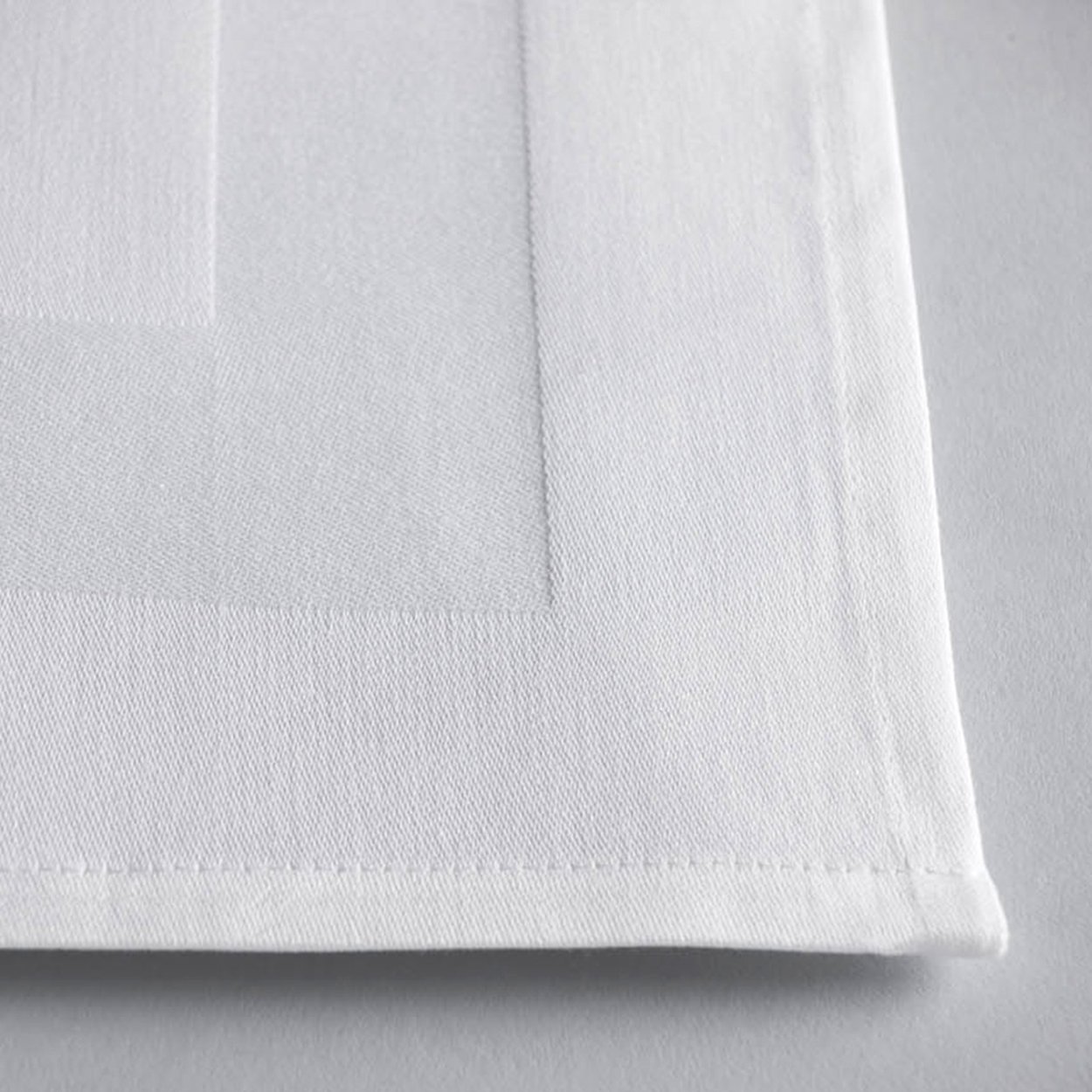 Table-Linen-Lynova-Satin-Band-White-Napery-02.jpg
