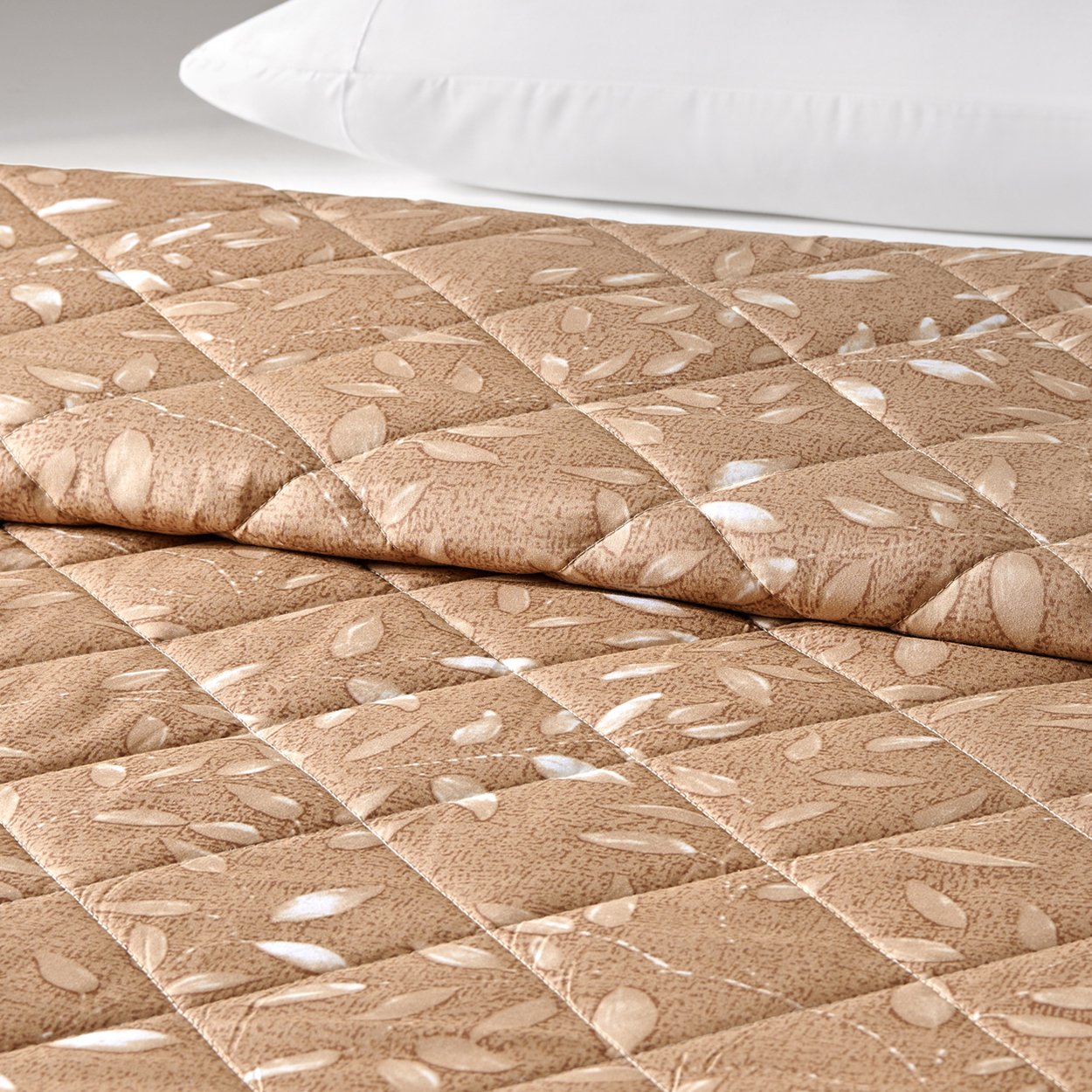 Bedspread-MaryJane-OnBed-main.jpg