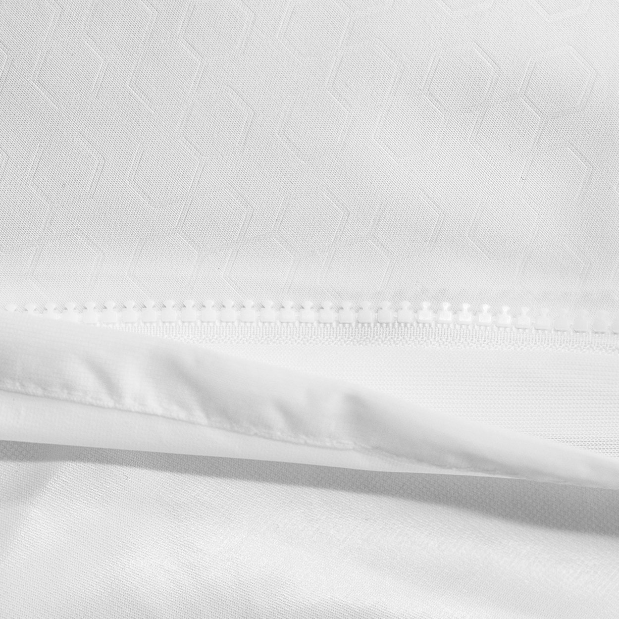 Mattress-Encasement-AllerEase-DuraFlex-Top-Gold-02.jpg