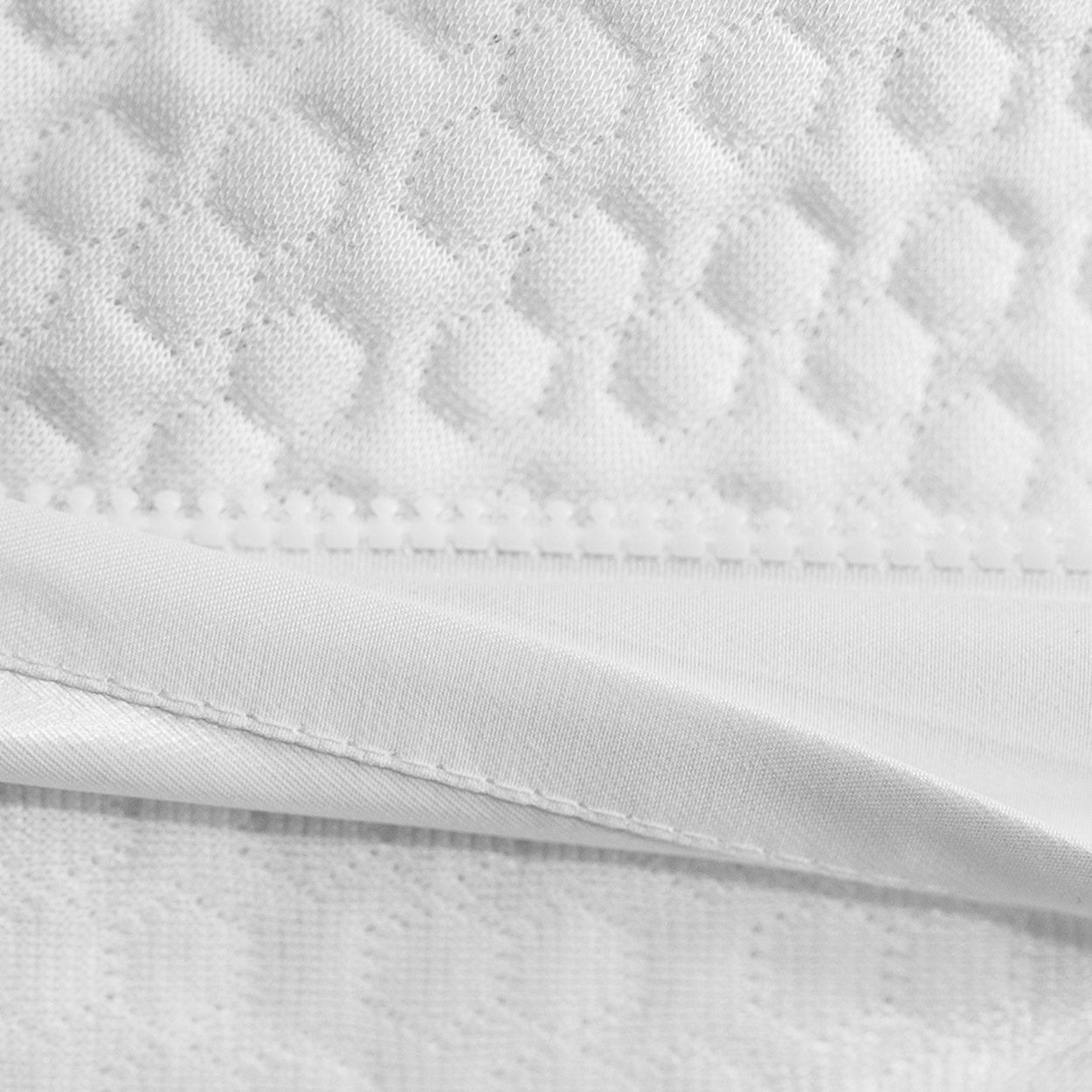 Mattress-Encasement-AllerEase-DuraFlex-Top-PlatinumPlush-02.jpg