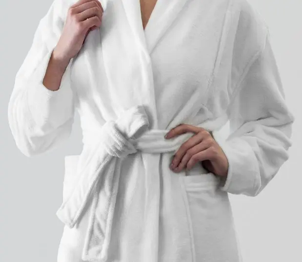 Detail of the very plush Heidi Weisel robe. The Logan Bathrobe is a unisex bathrobe that features pockets and tie at the waist.
