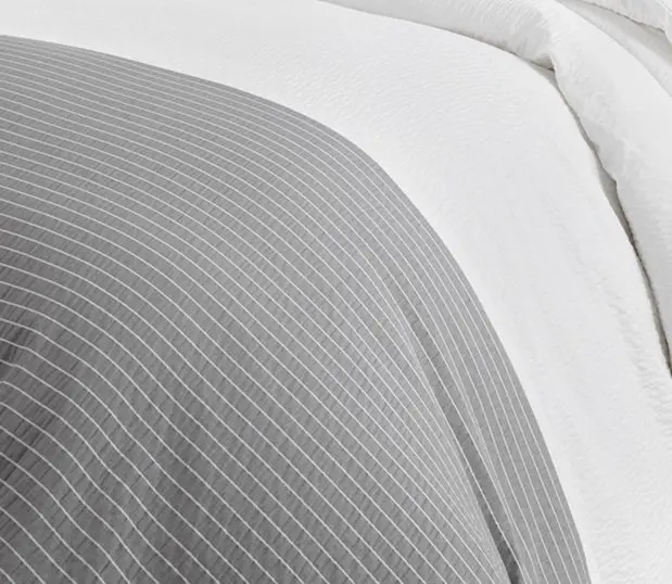 A wrinkled guest bed makes a poor first impression. With our no iron top cover, your beds will be wrinkle free by design. Shown here is a detailed close up of a StormCloud Top Cover.