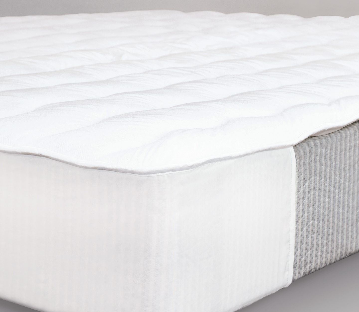 https://www.standardtextile.com/wp-content/uploads/2023/02/Mattress-Pad-ComfortCloud-03.jpg