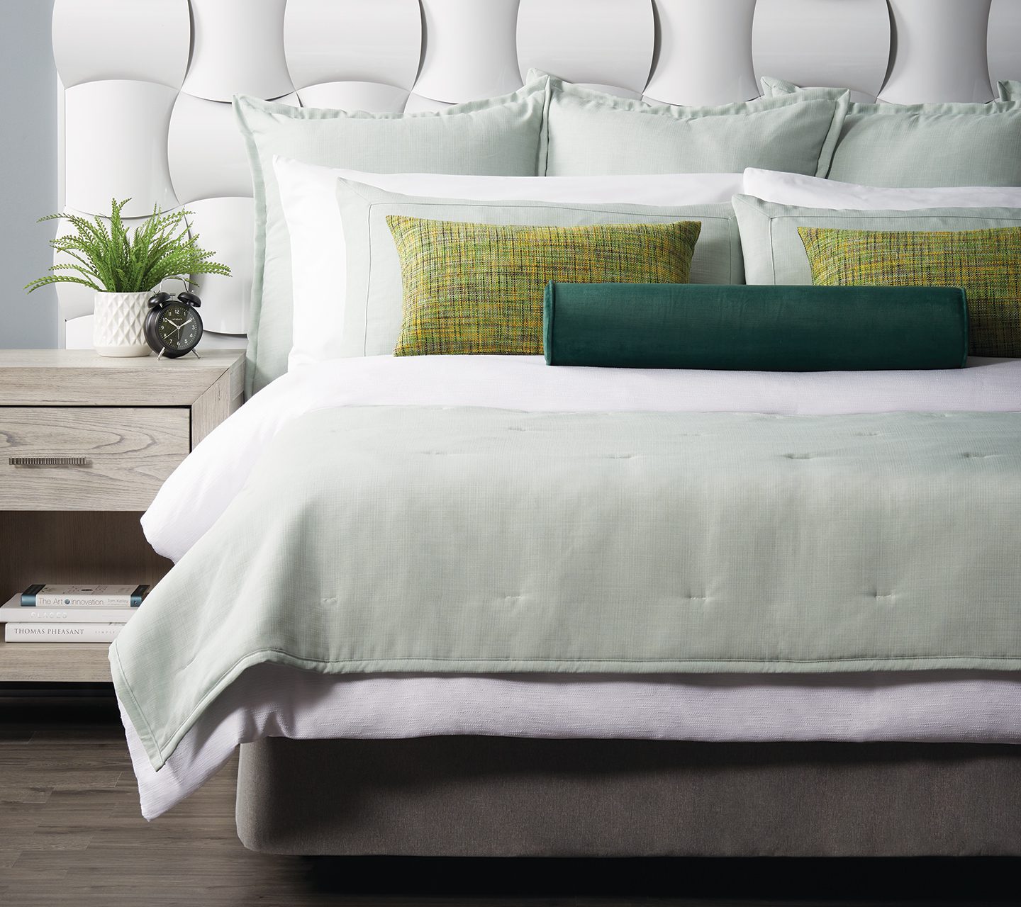 https://www.standardtextile.com/wp-content/uploads/2023/03/Custom-Top-of-Bed-03.jpg