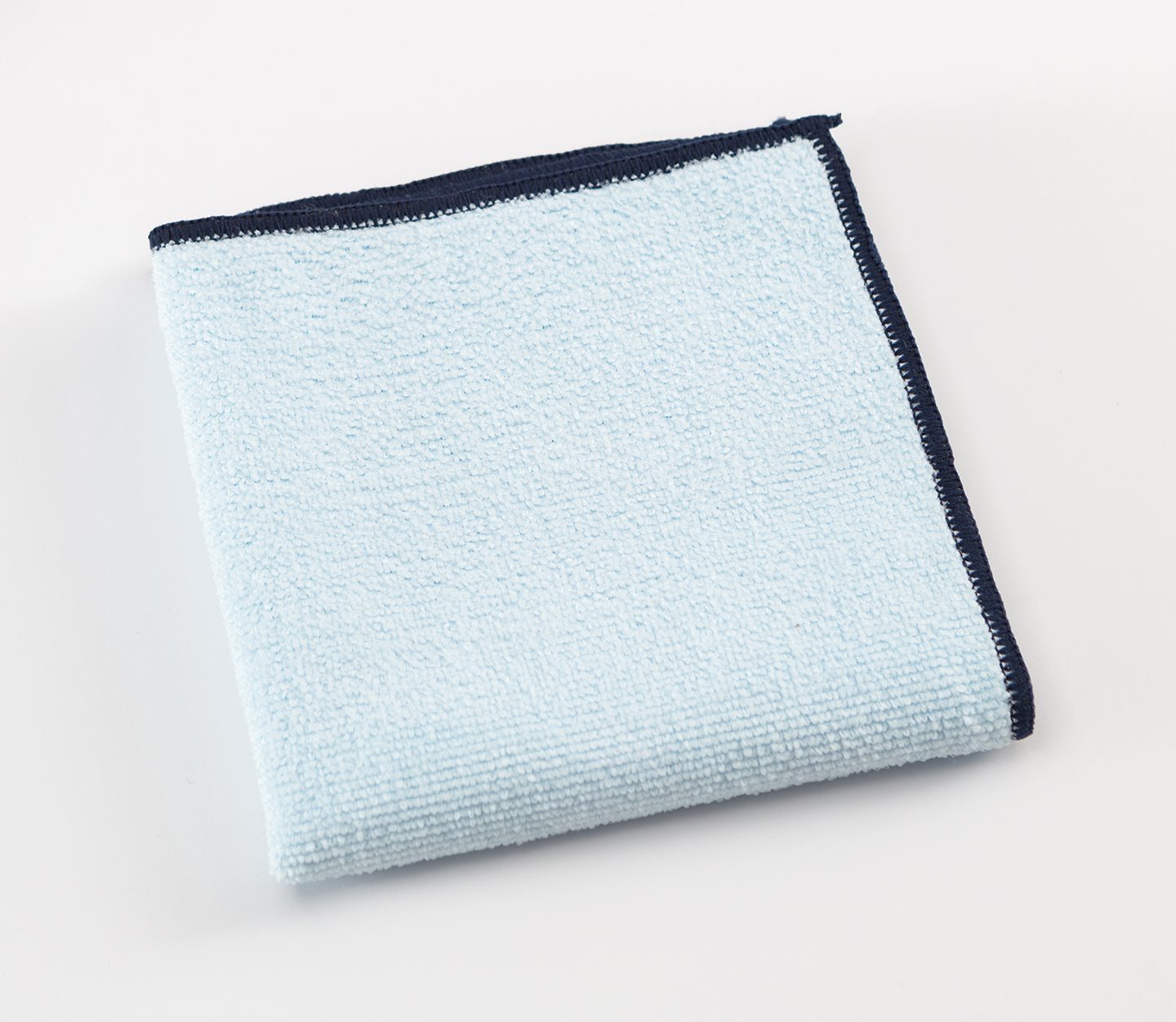 Microfiber vs. Cotton Towels: What Do the Experts Use?