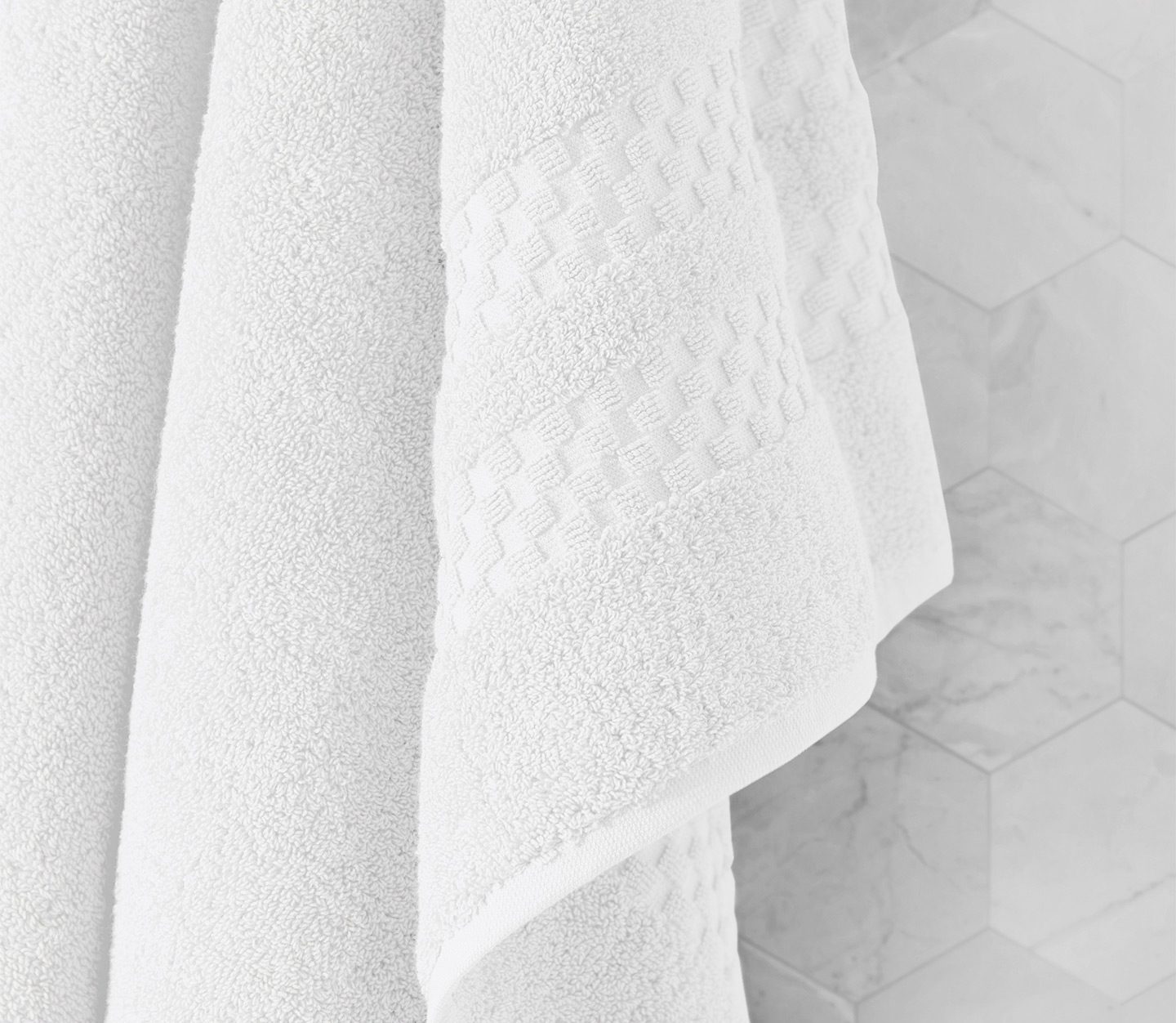 Standard Textile - Luxe Towels (Capitol), White, Washcloth - Set of 4