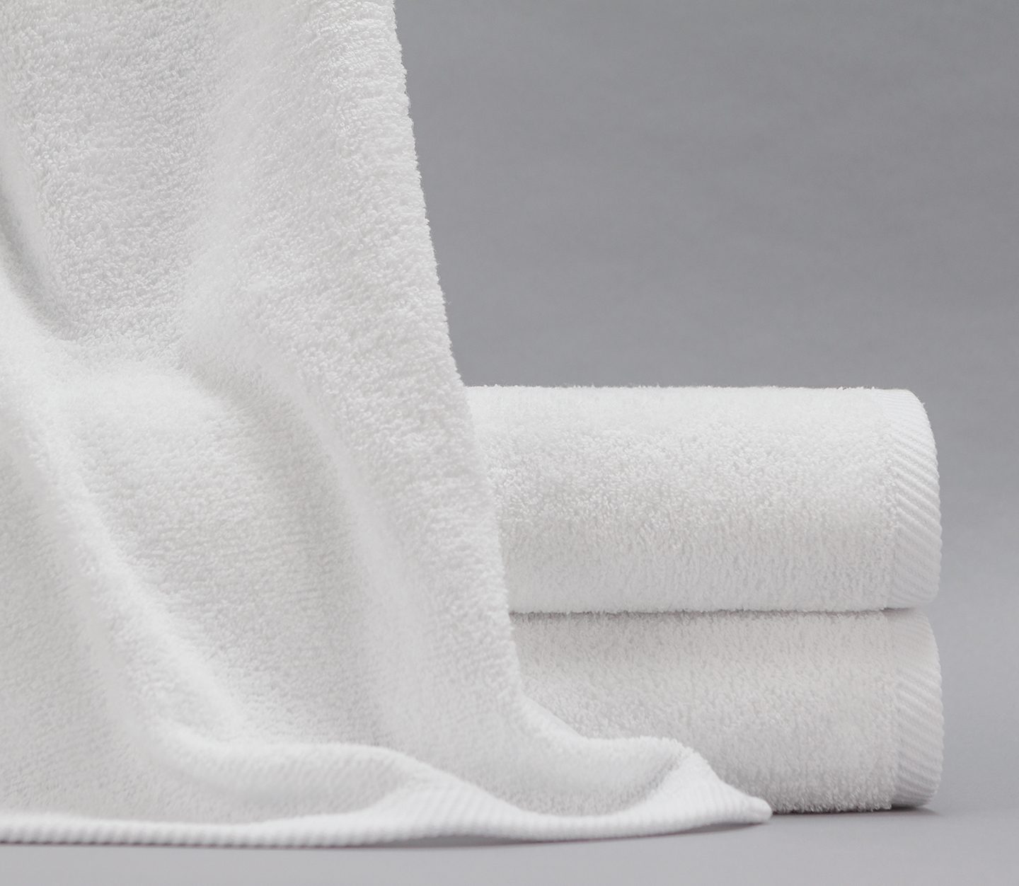 Should You Store Towels in the Bathroom? Experts Weigh In